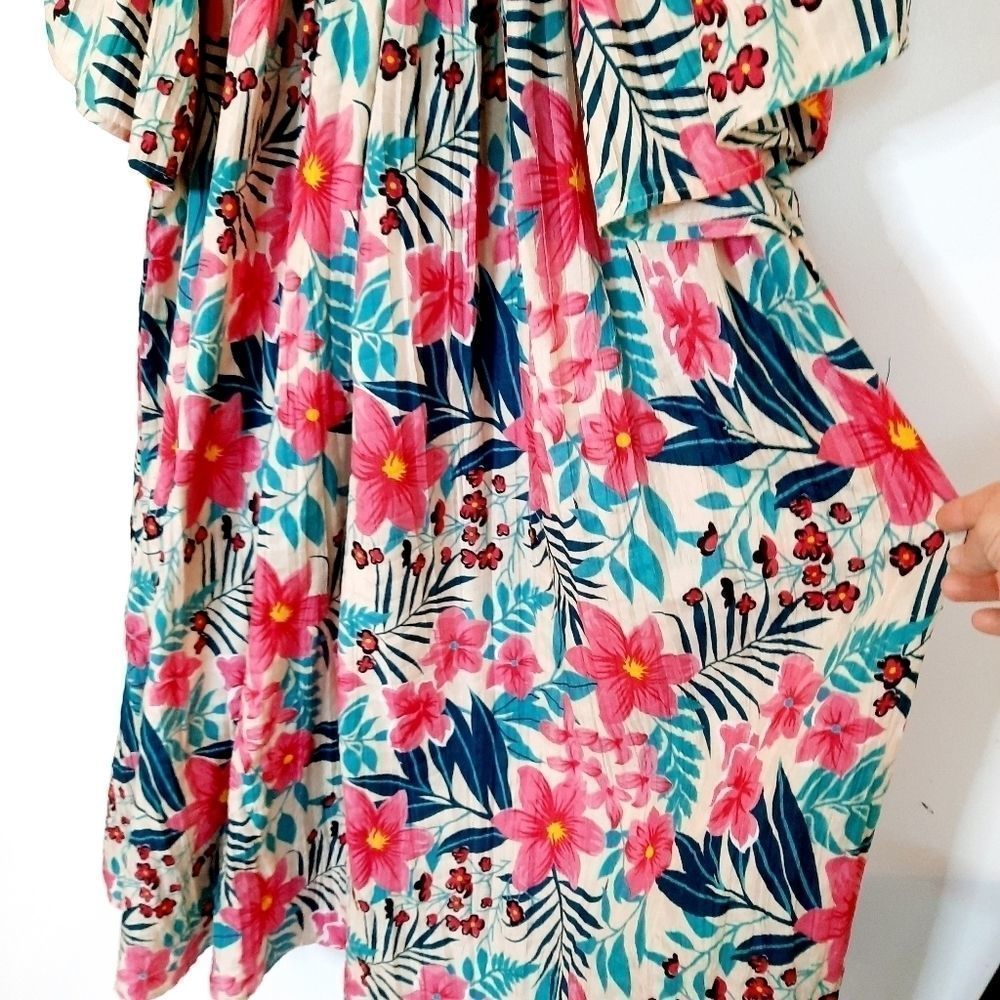 Vintage Mumu Fits size Small Medium Large Tropical Print Crocheted Neck - Picture 5 of 5